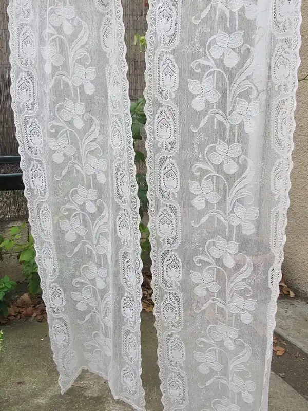 Lace-Curtains